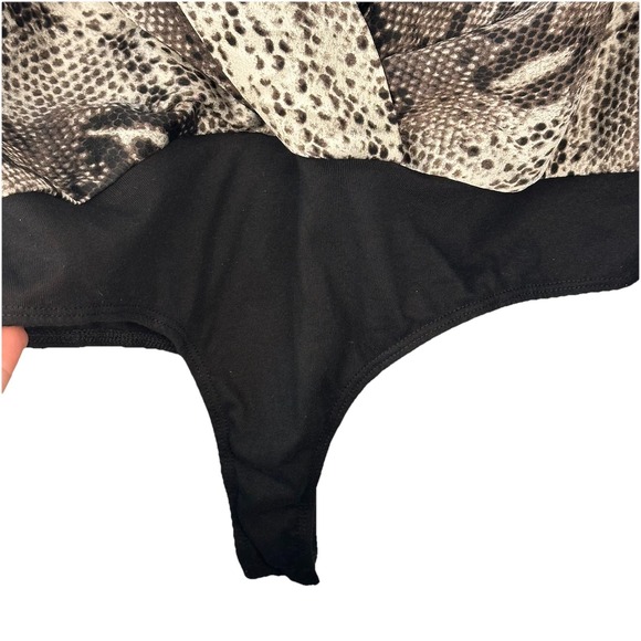 ee:some‎ Bodysuit Snake Skin Look Opaque Sheer Women's Size Medium - Picture 4 of 9